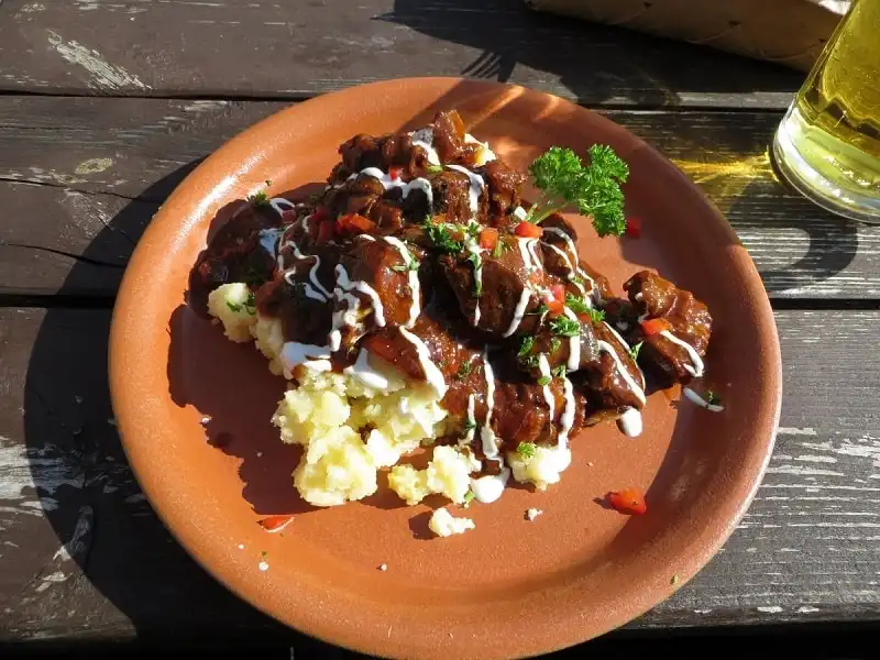 wanderlust_tips_su_khac_biet_phong_tuc_don_nam_moi_o_7_quoc_gia_5