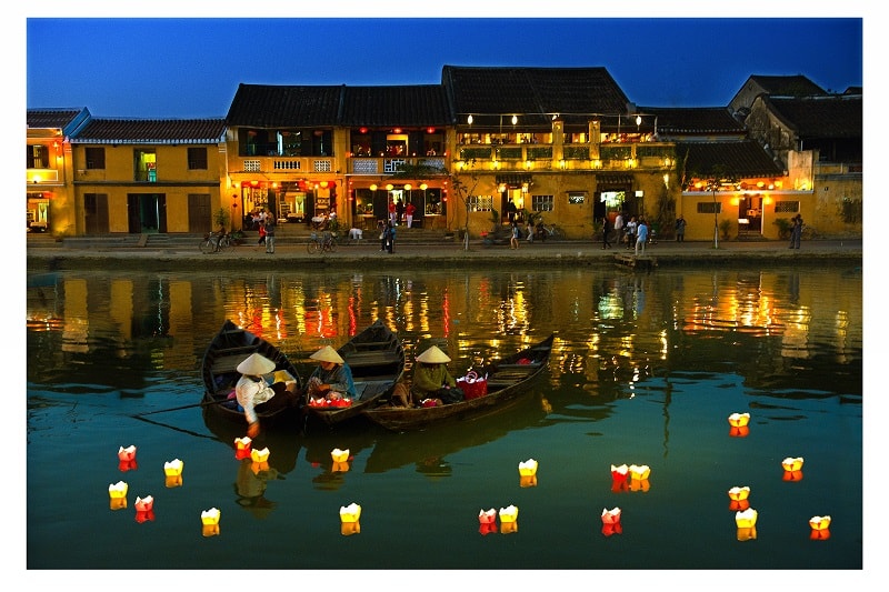 Hội An đón vị khách quốc tế thứ 2 triệu tại dạ hội “Hội An chào năm mới 2017” Hội An đón vị khách quốc tế thứ 2 triệu tại dạ hội “Hội An chào năm mới 2017”