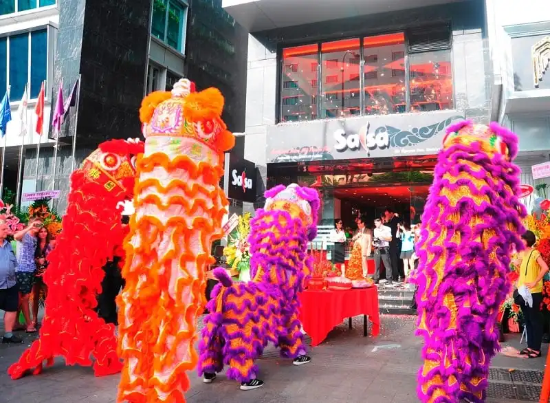 Khai-truong-nha-hang-Salsa-wanderlusttips