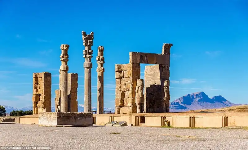 Wanderlust_tips_nhung-diem-den-hot-nhat-2017-DailyMail-9