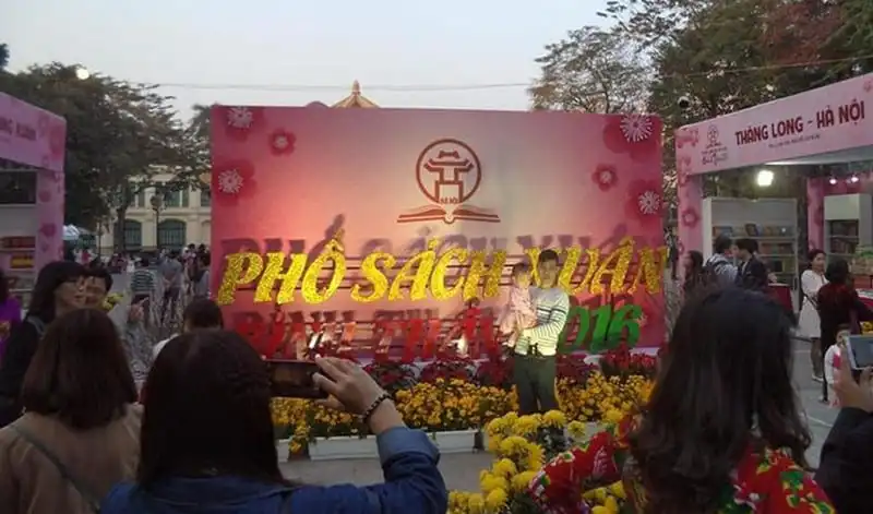 Phố sách Xuân Đinh Dậu 2017 tại Hà Nội 5 wanderlust-pho-sach-xuan-dinh-dau-2017-1