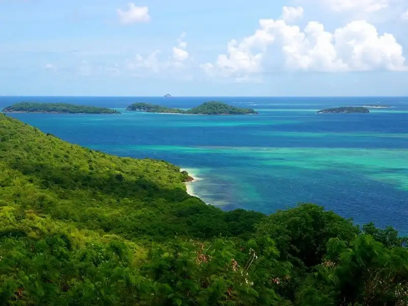 wanderlust-tips-10-hon-dao-ly-tuong-nhat-cho-ky-nghi-trang-mat-2017-1