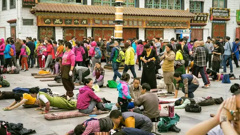 wanderlust-tips-cuoc-song-doi-thuong-o-tay-tang-10