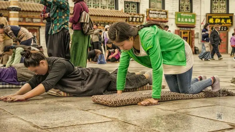 wanderlust-tips-cuoc-song-doi-thuong-o-tay-tang-8