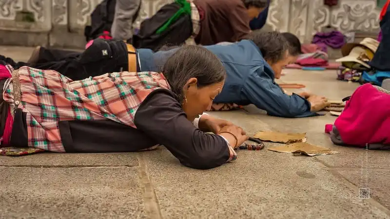 wanderlust-tips-cuoc-song-doi-thuong-o-tay-tang-9