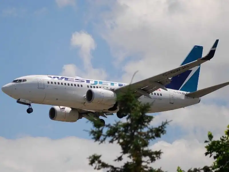 Điểm danh 10 hãng hàng không giá rẻ an toàn nhất thế giới 10 wanderlust-tips-diem-danh-10-hang-hang-khong-gia-re-an-toan-nhat-the-gioi-6