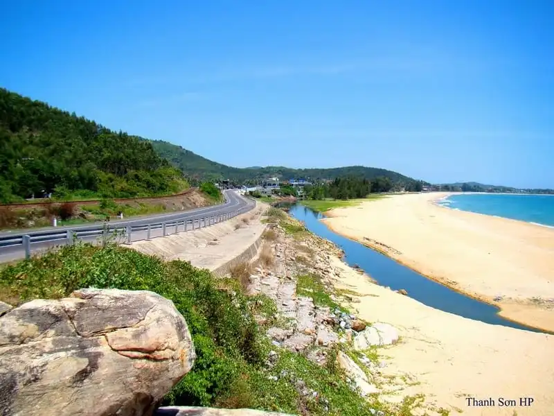 Kinh nghiệm du lịch Quảng Ngãi từ A đến Z 11 wanderlust-tips-kinh-nghiem-du-lich-quang-ngai-tu-a-den-z-3