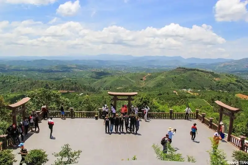 Ngôi chùa ở Lâm Đồng nổi tiếng sau MV “Lạc trôi” của Sơn Tùng 8 wanderlust-tips-ngoi-chua-o-lam-dong-noi-tieng-sau-mv-lac-troi-cua-son-tung-5