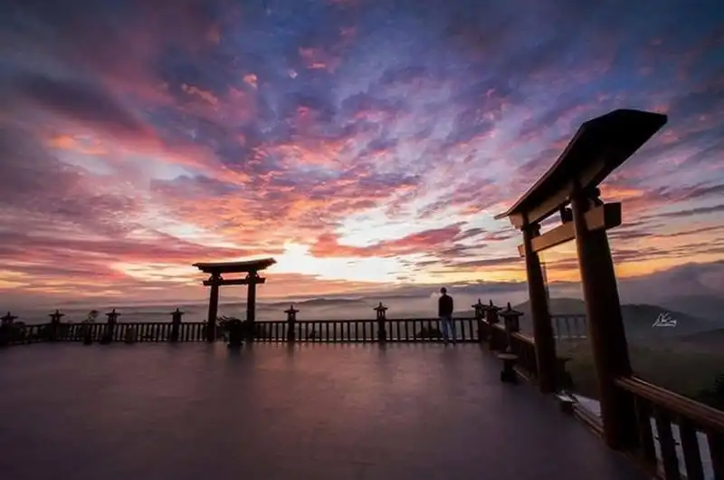 Ngôi chùa ở Lâm Đồng nổi tiếng sau MV “Lạc trôi” của Sơn Tùng 6 wanderlust-tips-ngoi-chua-o-lam-dong-noi-tieng-sau-mv-lac-troi-cua-son-tung-6