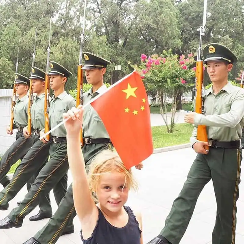 wanderlust-tips-nguoi-me-bo-viec-de-cung-con-gai-5-tuoi-du-lich-khap-the-gioi-3