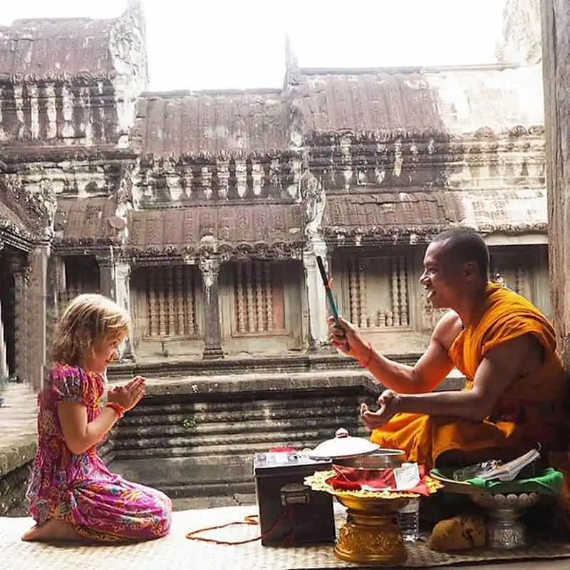 wanderlust-tips-nguoi-me-bo-viec-de-cung-con-gai-5-tuoi-du-lich-khap-the-gioi-4