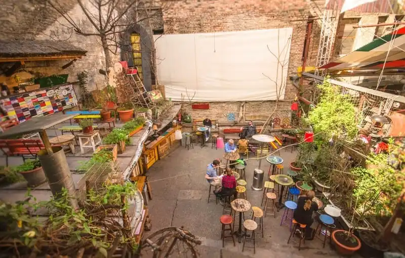 17 điểm đến du khách có thể thoải mái uống bia mà không lo về giá 11 wanderlust-tips-nhung-diem-den-du-khach-co-the-thoai-mai-uong-bia-ma-khong-lo-ve-gia-7