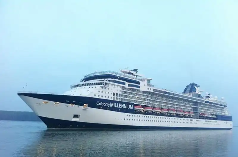 Tàu Celebrity Millennium chở hơn 2.000 du khách cập cảng Việt Nam 5 wanderlust-tips-tau-celebrity-millennium-cho-hon-2000-du-khach-cap-cang-viet-nam-0