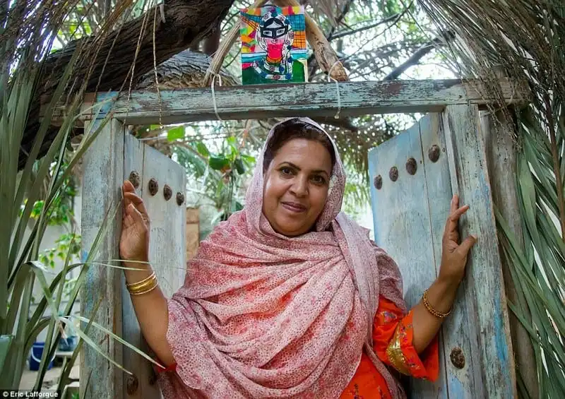 wanderlust-tips-y-nghia-an-sau-chiec-mat-na-ky-la-cua-nguoi-phu-nu-iran-18