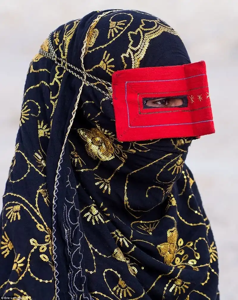 wanderlust-tips-y-nghia-an-sau-chiec-mat-na-ky-la-cua-nguoi-phu-nu-iran-23