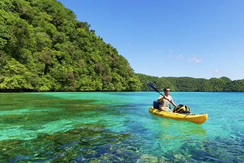 wanderlust_tips-Palau-nham-den-nhung-du-khach-giau-co-2