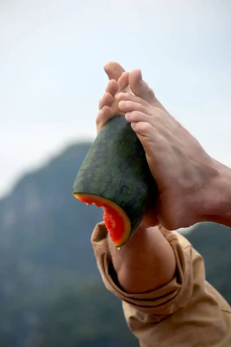 Thú vị bộ ảnh dưa hấu ở khắp nơi trên thế giới 27 wanderlust_tips_bo_anh_dua_hau_23