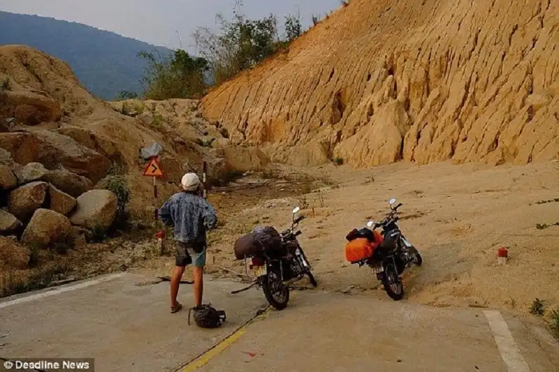 Gặp gỡ người đàn ông đi 846 ngày từ Sydney tới London 10 wanderlust_tips_gap_go_nguoi_dan_ong_di_bo_tu_sydney_den_anh_10