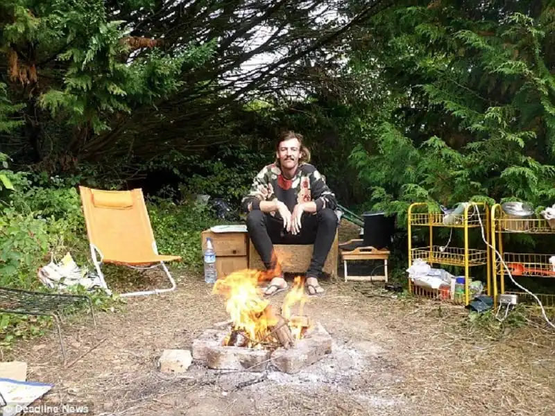 Gặp gỡ người đàn ông đi 846 ngày từ Sydney tới London 13 wanderlust_tips_gap_go_nguoi_dan_ong_di_bo_tu_sydney_den_anh_12