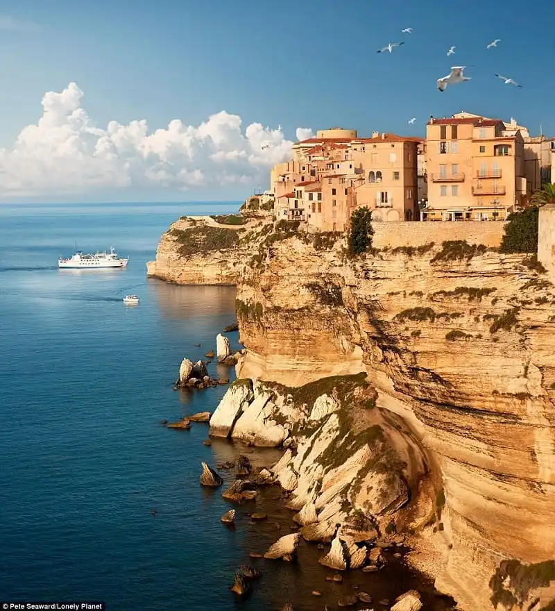 wanderlust_tips_lich_du_lich_the_gioi_nam_2017_9