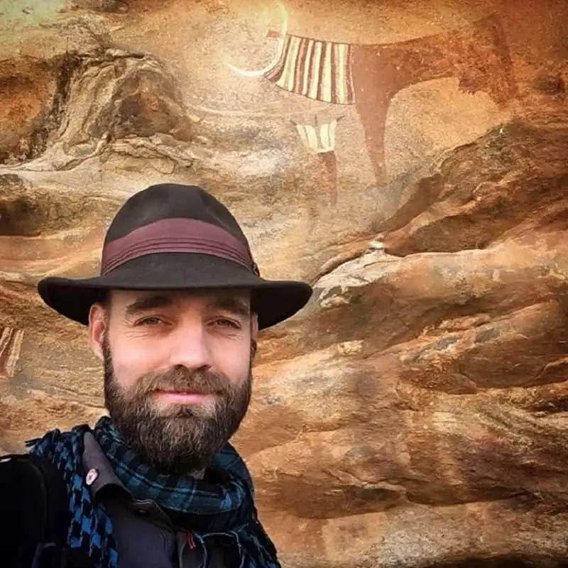 wanderlust_tips_nguoi-dan-ong-chu-du-hon-100-nuoc-ma-chua-tung-bay- (2)