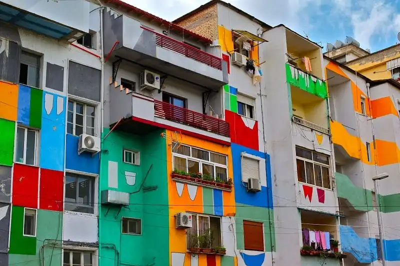 wanderlust_tips_nhung-con-pho-ruc-ro-nhat-the-gioi-10