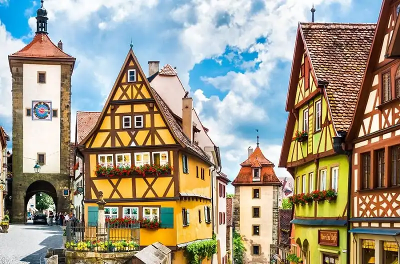 wanderlust_tips_nhung-con-pho-ruc-ro-nhat-the-gioi-6