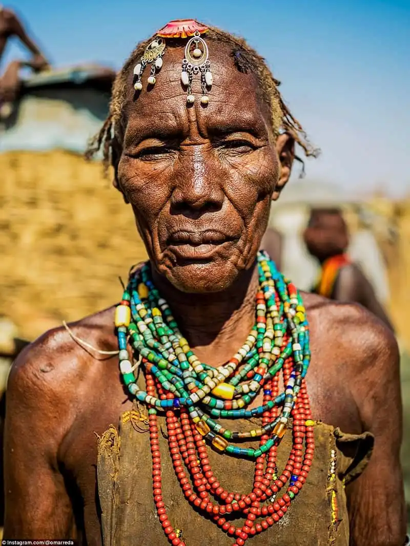 wanderlust_tips_phu-nu-tho-dan-Ethiopia- (8)