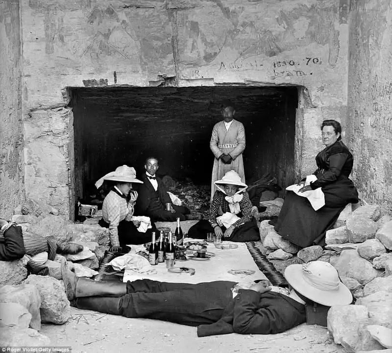 Wanderlust_tips_He-lo-bat-ngo-thu-vi-du-lich-kieu-xua-3