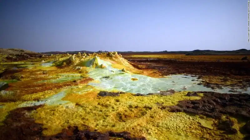 Wanderlust_tips_di-tim-vang-trang-o-noi-khac-nghiet-nhat-the-gioi-5