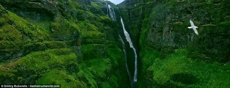 Wanderlust_tips_ngay-ngat-voi-boi-canh-Tro-choi-vuong-quyen-chup-bang-drone-10