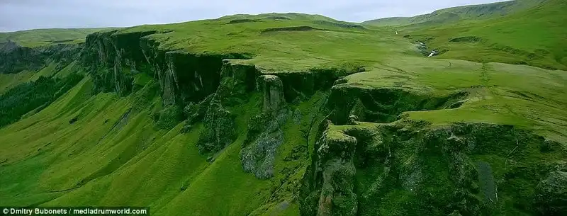 Wanderlust_tips_ngay-ngat-voi-boi-canh-Tro-choi-vuong-quyen-chup-bang-drone-8