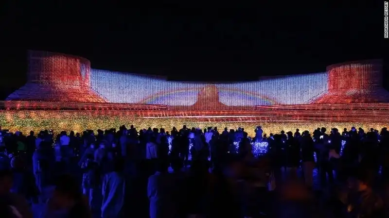 wanderlust-tips-8-trieu-bong-den-led-ruc-ro-trong-le-hoi-anh-sang-o-nhat-3