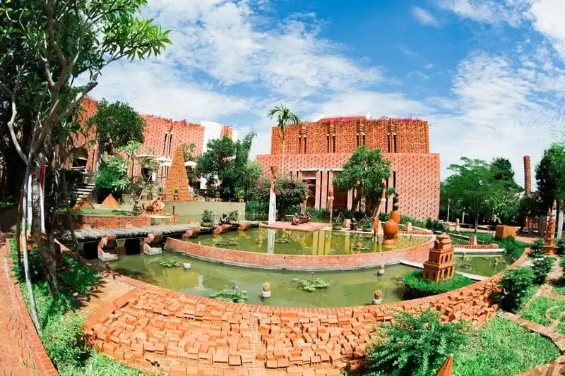 Ấn tượng công viên đất nung lớn nhất Việt Nam 7 wanderlust-tips-an-tuong-cong-vien-dat-nung-lon-nhat-viet-nam-4