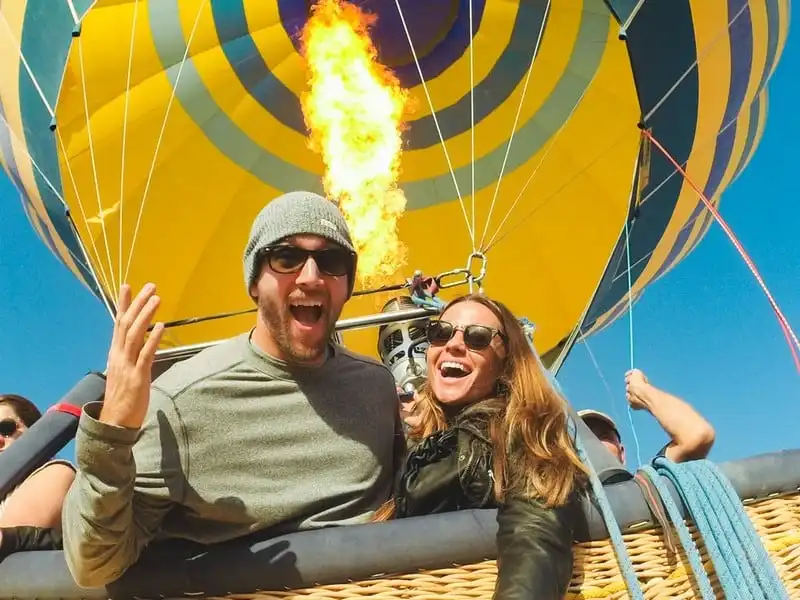 wanderlust-tips-cap-doi-bo-viec-de-cung-toi-nhung-noi-lang-man-nhat-the-gioi-13