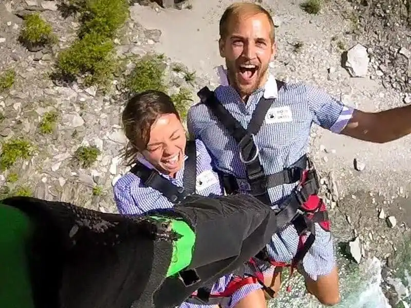 wanderlust-tips-cap-doi-bo-viec-de-cung-toi-nhung-noi-lang-man-nhat-the-gioi-14