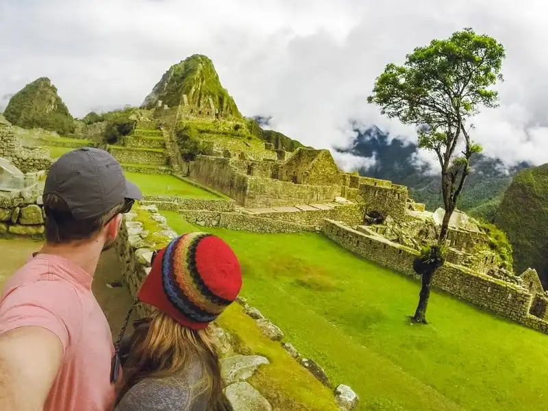 wanderlust-tips-cap-doi-bo-viec-de-cung-toi-nhung-noi-lang-man-nhat-the-gioi-4