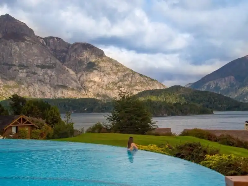 wanderlust-tips-cap-doi-bo-viec-de-cung-toi-nhung-noi-lang-man-nhat-the-gioi-7