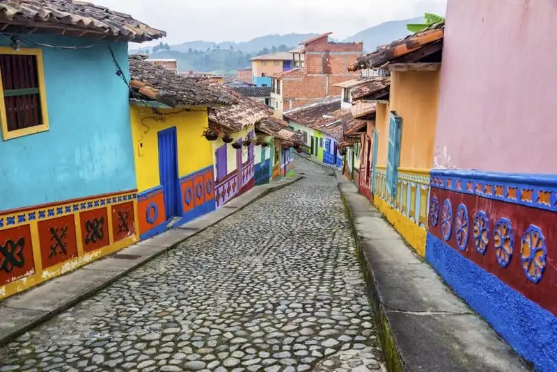 wanderlust-tips-goi-y-cac-diem-du-lich-tuyet-nhat-cho-moi-thang-3