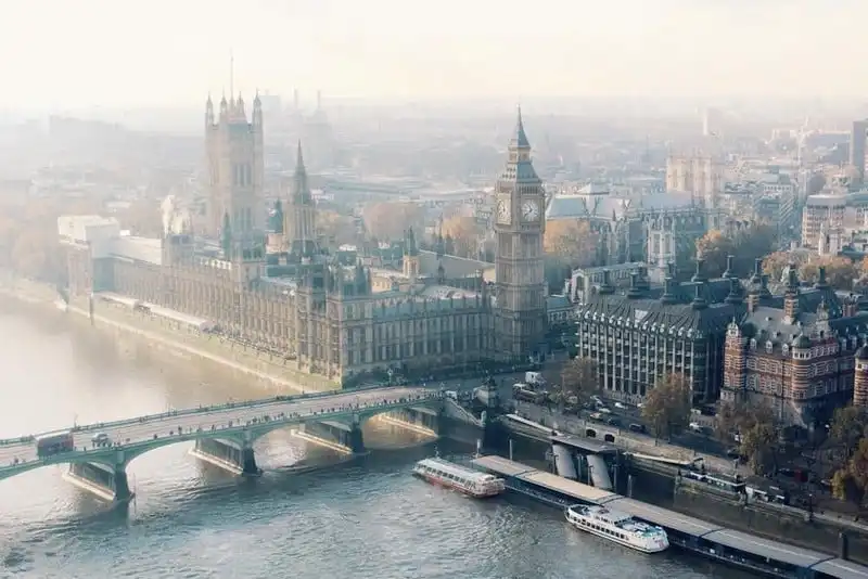 wanderlust-tips-goi-y-cac-diem-du-lich-tuyet-nhat-cho-moi-thang-4