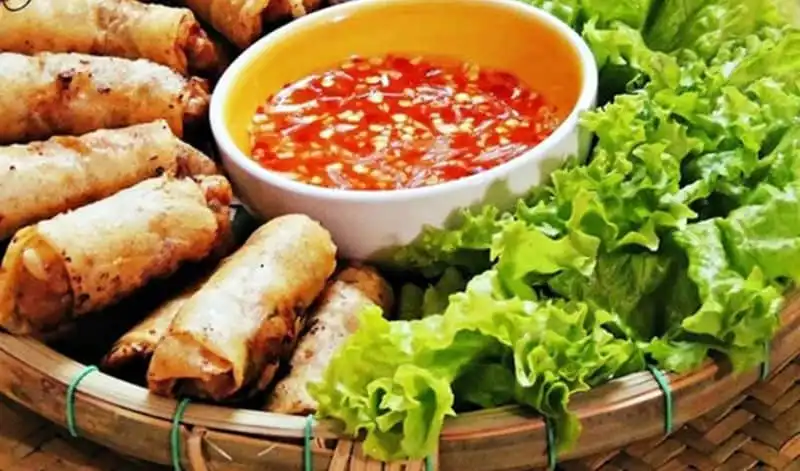 wanderlust-tips-hap-dan-cac-mon-cuon-khap-3-mien-5