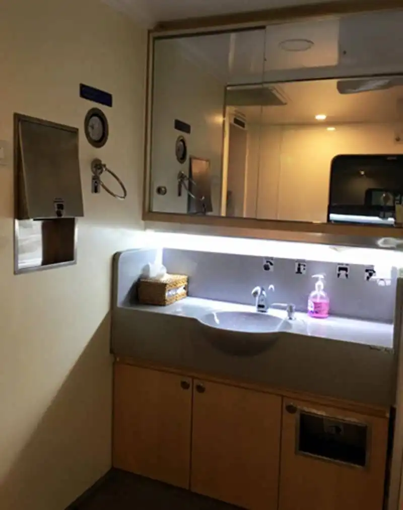 Khai trương tàu chất lượng 5* từ TP HCM đi Nha Trang 6 wanderlust-tips-khai-thac-tau-chat-luong-52-tu-tphcm-di-nha-trang-2