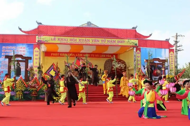 wanderlust-tips-nhon-nhip-khai-hoi-xuan-yen-tu-2017-2