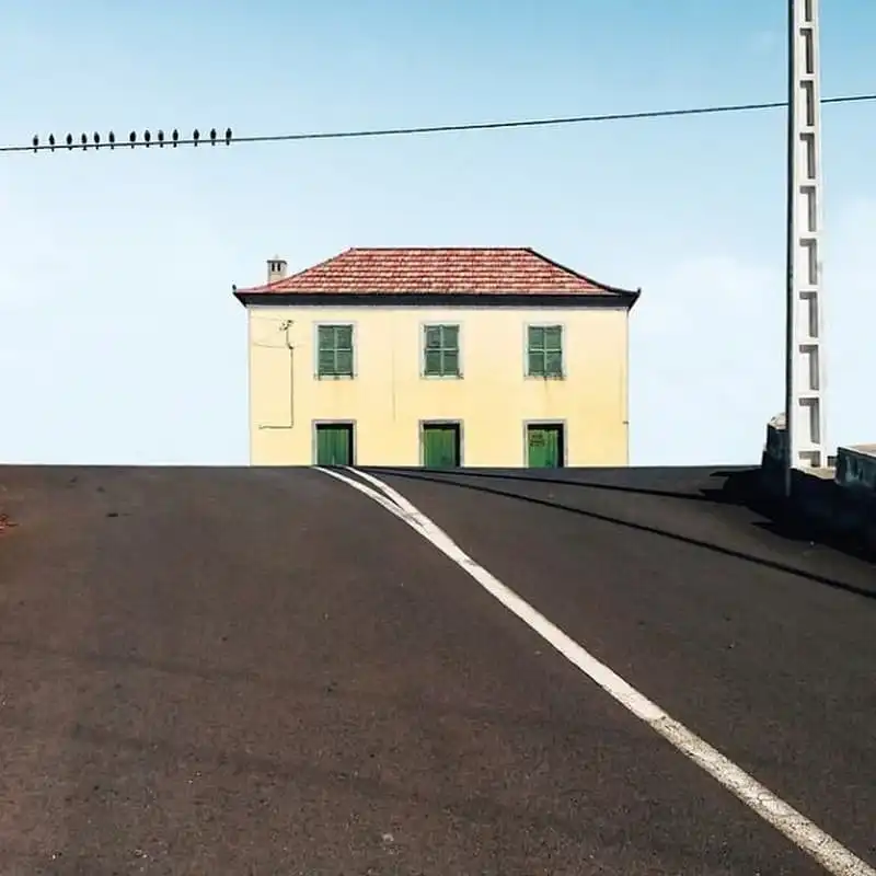 wanderlust-tips-ve-dep-cua-nhung-ngoi-nha-co-don-o-bo-dao-nha-12