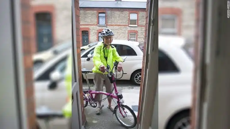 wanderlust-tips_cu-ba-78-tuoi-va-hanh-trinh-hon-1van-dam-bang-xe-dap-2