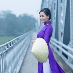 wanderlust tips hoi hoa hue trong ta ao dai tai cau truong tien 4