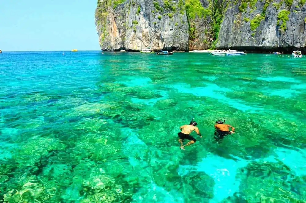 Top 10 bãi biển hẻo lánh đẹp nhất thế giới 8 4