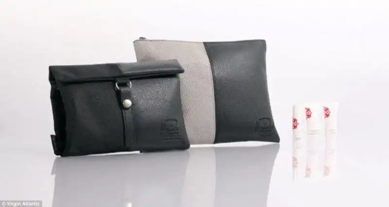 Wanderlust_tips_Bo-kit-hang-khong-sang-chanh-tren-khoang-hang-nhat-va-hang-thuong-gia-12