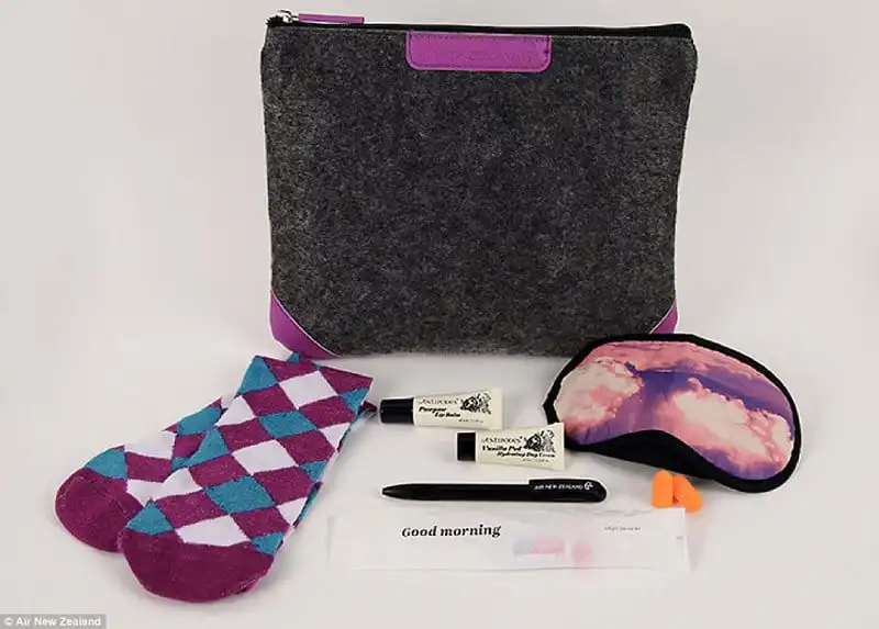 Wanderlust_tips_Bo-kit-hang-khong-sang-chanh-tren-khoang-hang-nhat-va-hang-thuong-gia-19