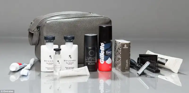 Wanderlust_tips_Bo-kit-hang-khong-sang-chanh-tren-khoang-hang-nhat-va-hang-thuong-gia-7